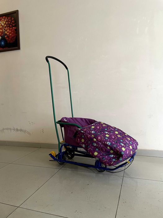 Шейна с колела, дръжка и два термочувала