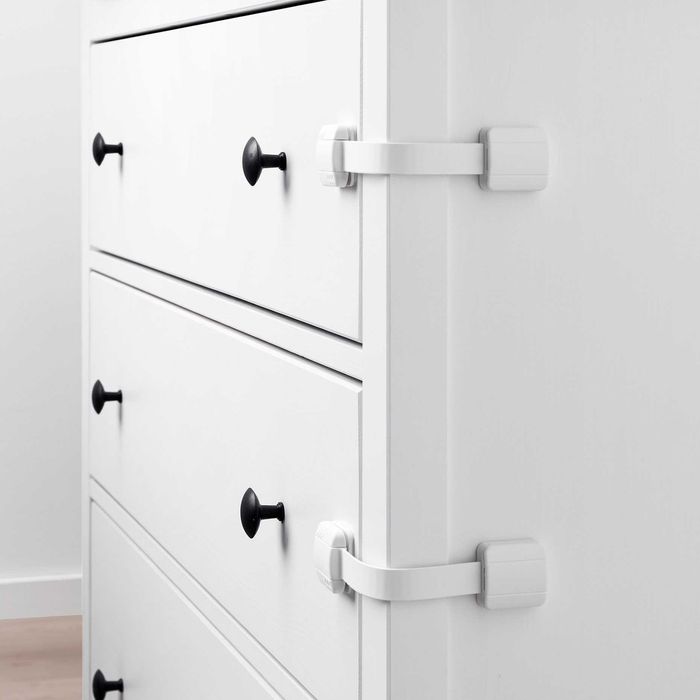 IKEA UNDVIKA и PATRULL за обезопасяване - ъгли, контакти, чекмеджета