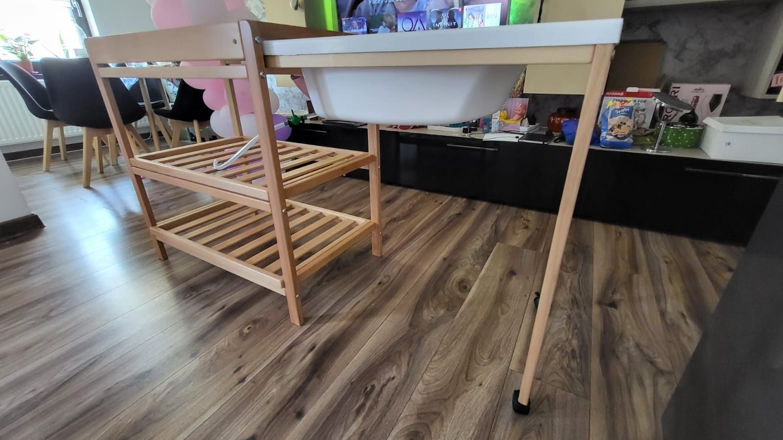masă de înfășat si îmbăiat bebe  ( cădiță )
