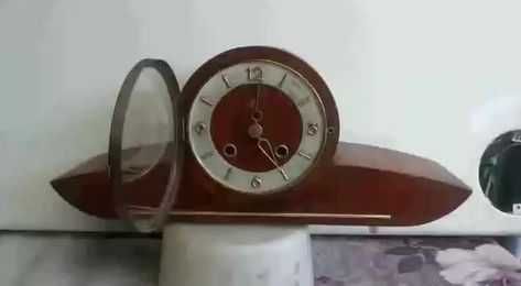 Ceas de semineu fabricat in fosta URSS ..