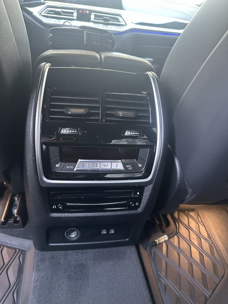 BMW X7 Drive 50i 2020 год