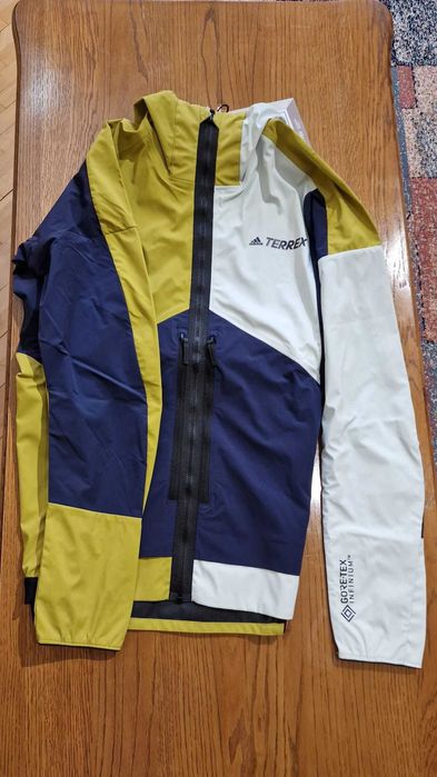 Vand trening ADIDAS TERREX GORE-TEX - pentru femei , marimea M