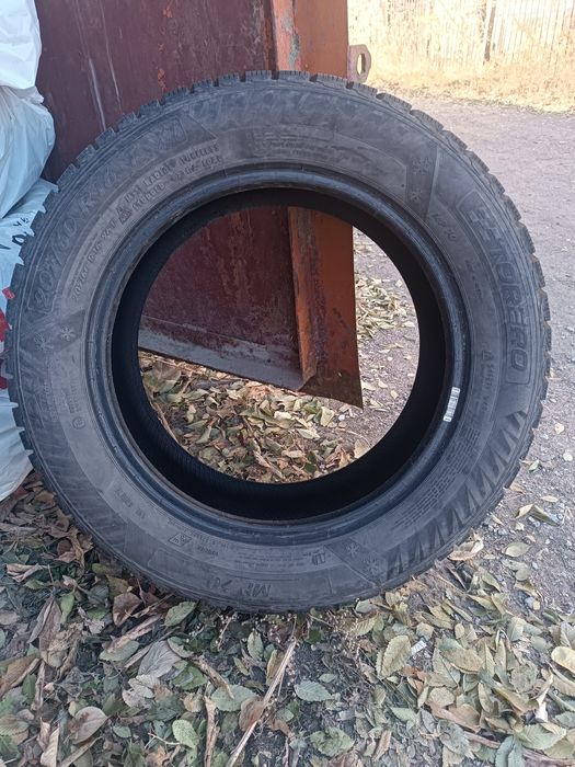 Резина зимняя продам