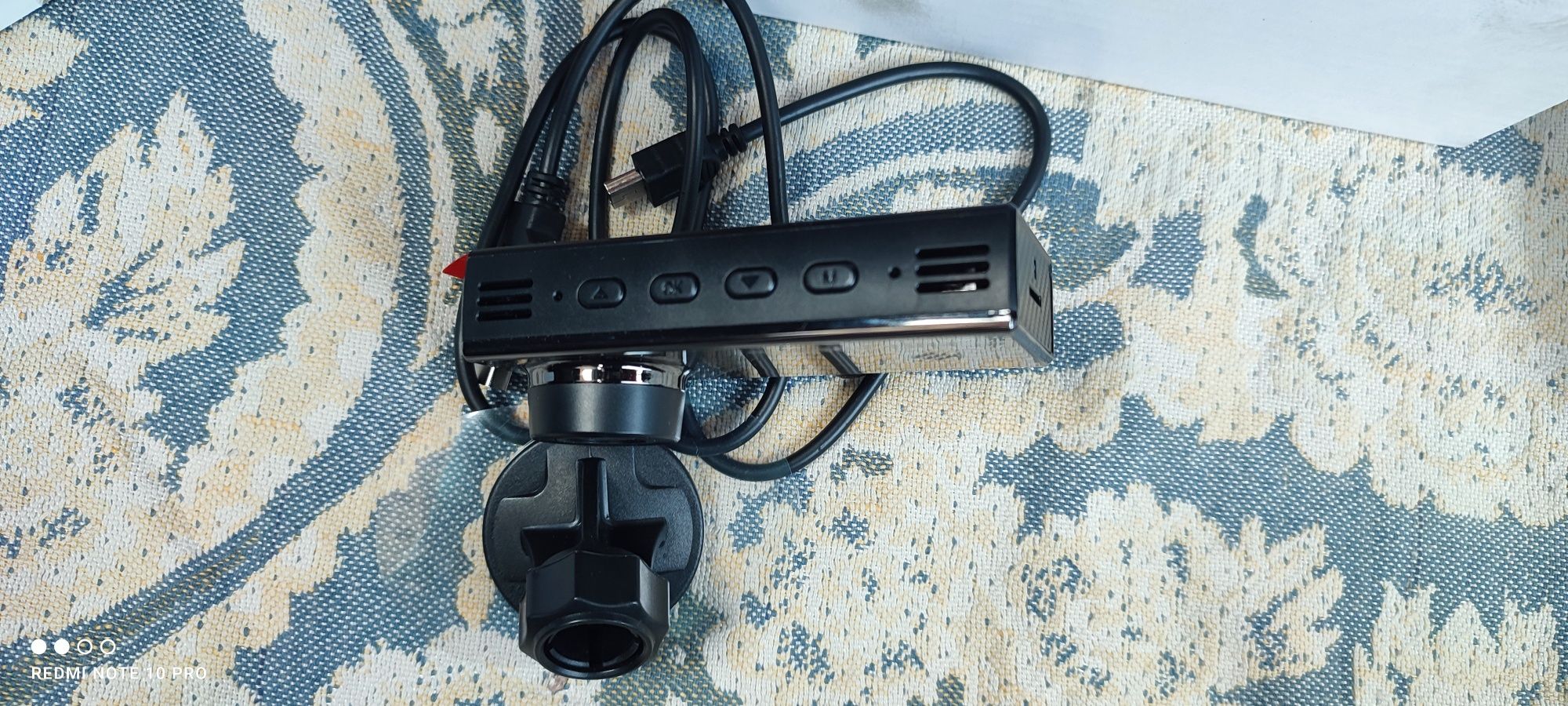 Продам Видеорегистратор может записывать две камеры например заднюю