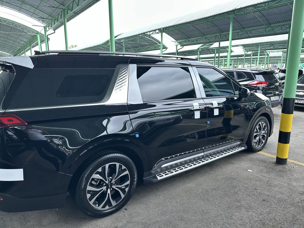 Kia Carnival full