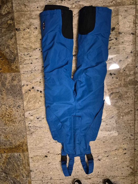 Vand pantaloni de ski copii, impecabili, marimea 110-116