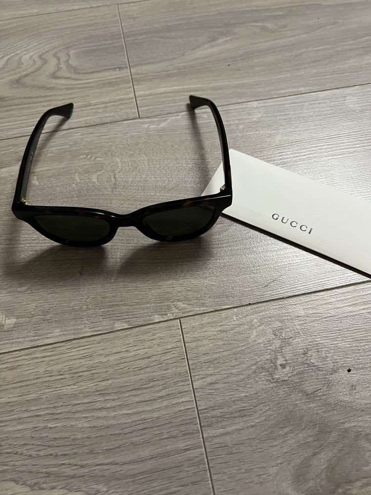 Gucci ochelari noi 100% originali, cu cutie si toate accesoriile