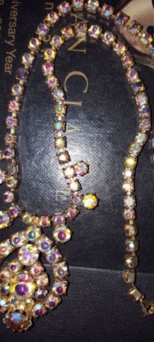 colier cu pietricele