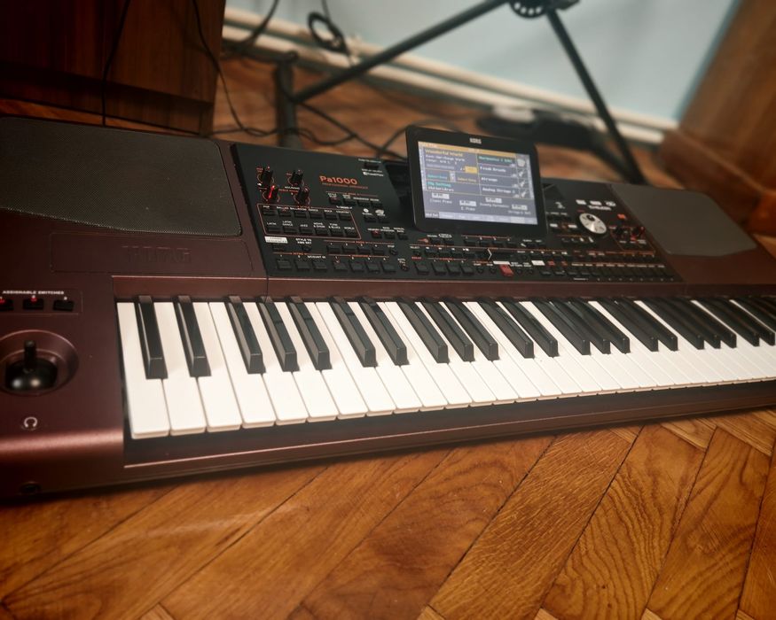 Vând Korg Pa1000