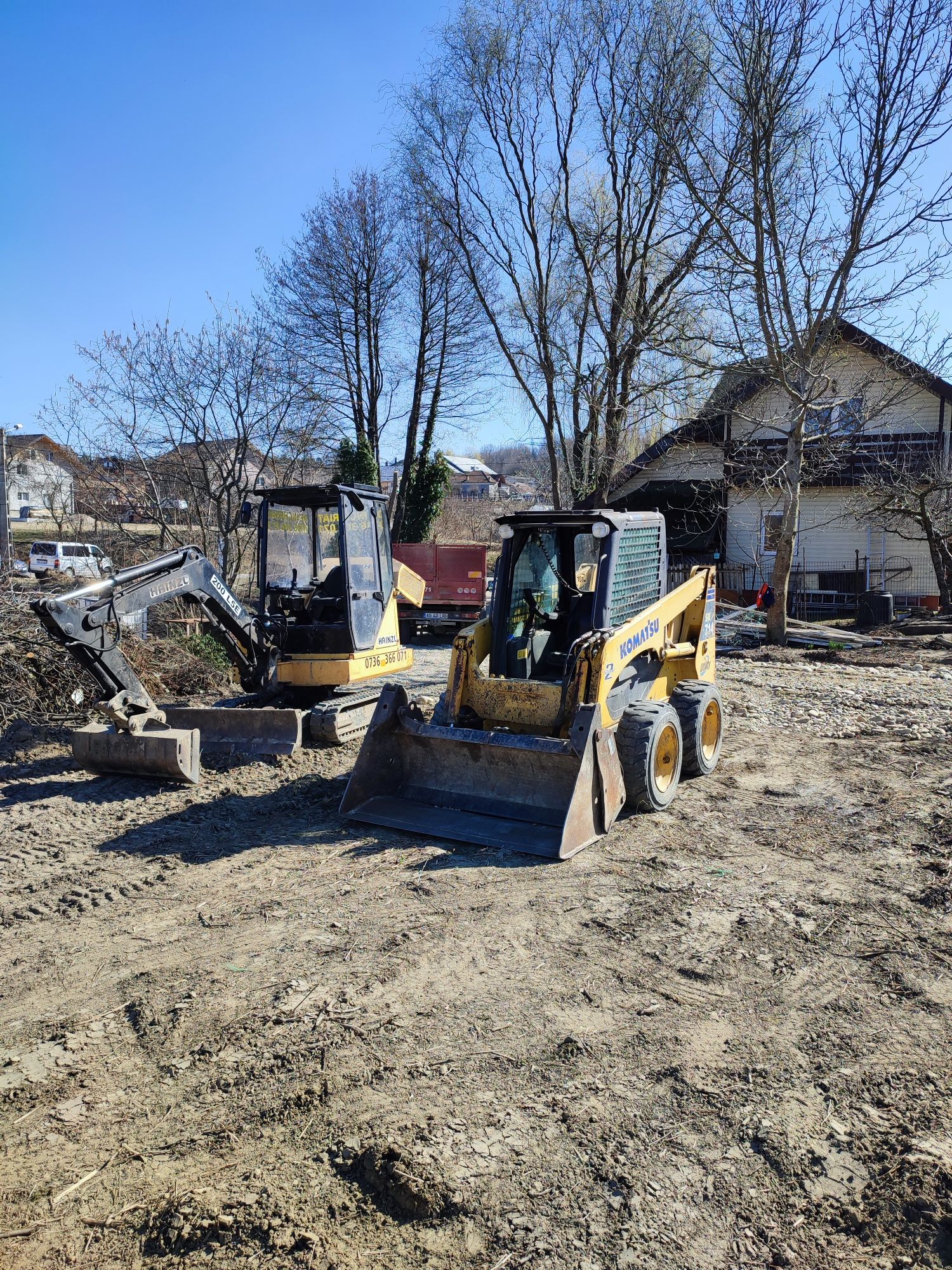 Execut lucrări cu Miniexcavator și bobcat