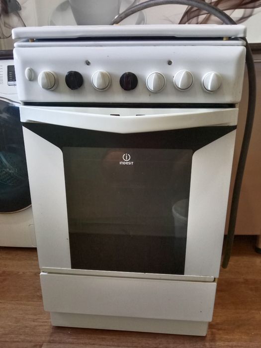 Indesit Газовая плита, духовка электрическая
