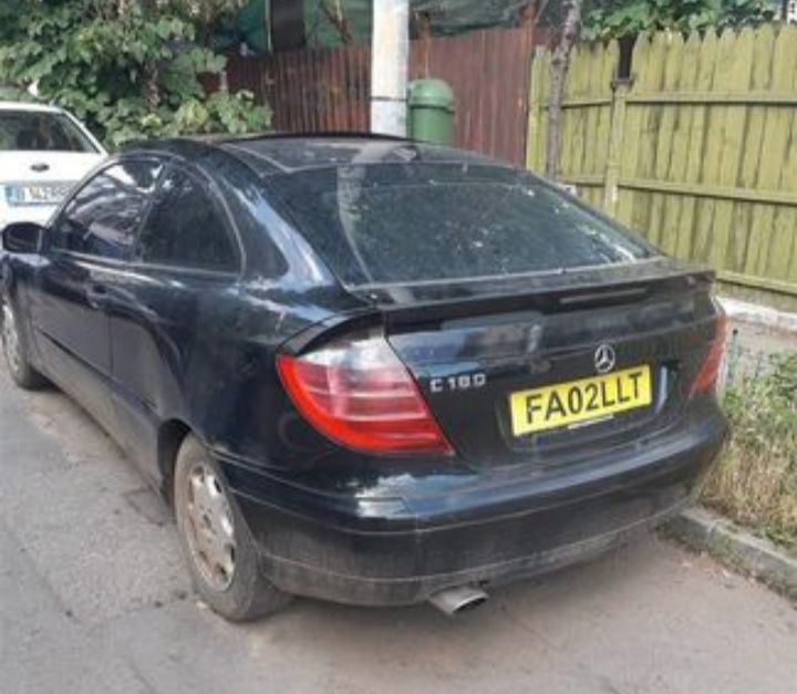 Dezmembrez Mercedes C270 CDI  C180 2.2cdi C180 2.0i kompresor  an 2004