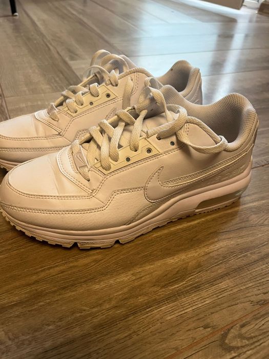 Adidasi nike de dama