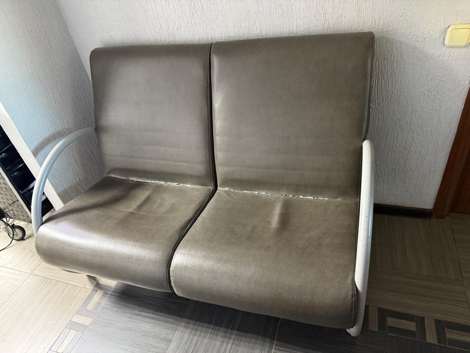 Продам диван для салона красоты