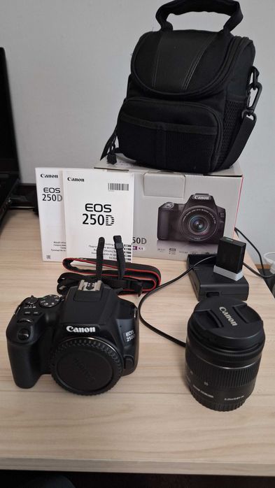 CANON EOS 250D + EF-S 18-55 STM KIT Фотоапарат+Обектив - като нов