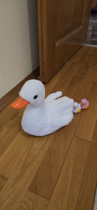 Интерактивна мама патица