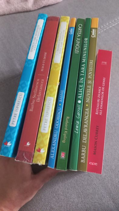 Lot de 10 cărți de lectură
