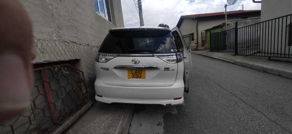 Toyota Estima hibrid