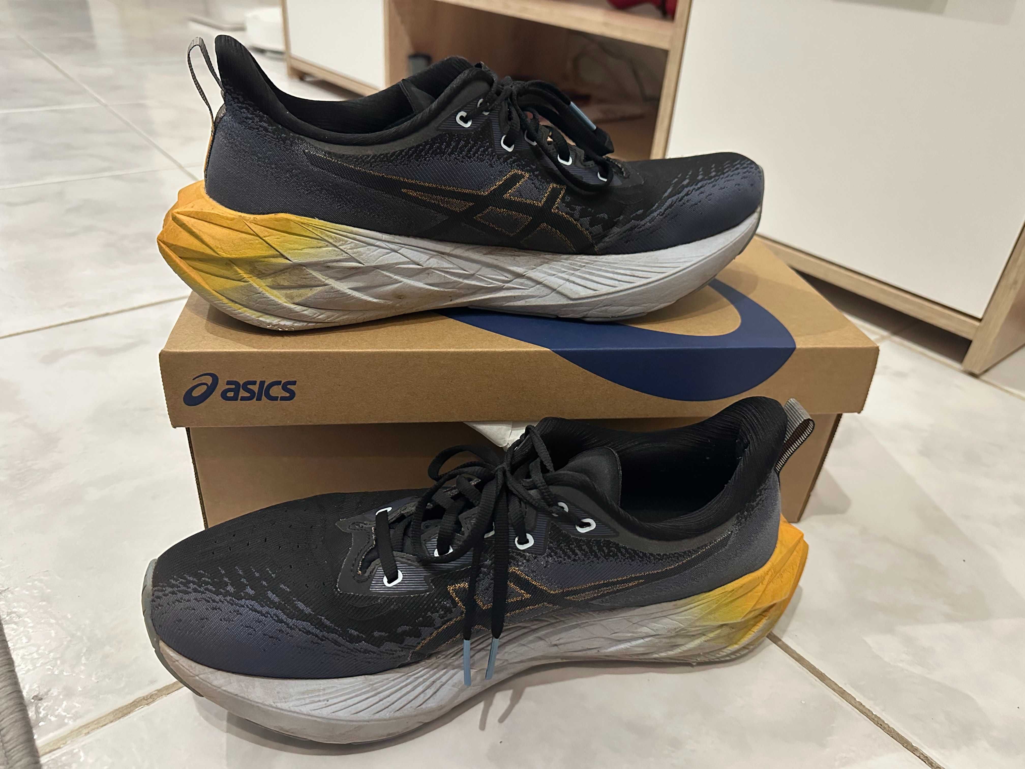 Обувки за бягане ASICS Novablast 4 - 45.0 (EU), Черни, Мъжки