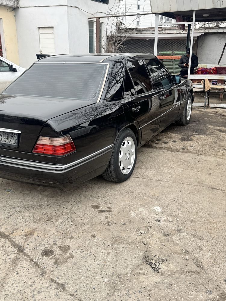 Авто на запчасть w124
