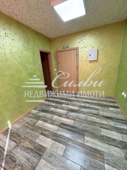 Отдава се под наем офис в сграда НОВО СТРОИТЕЛСТВО - кв. Център!