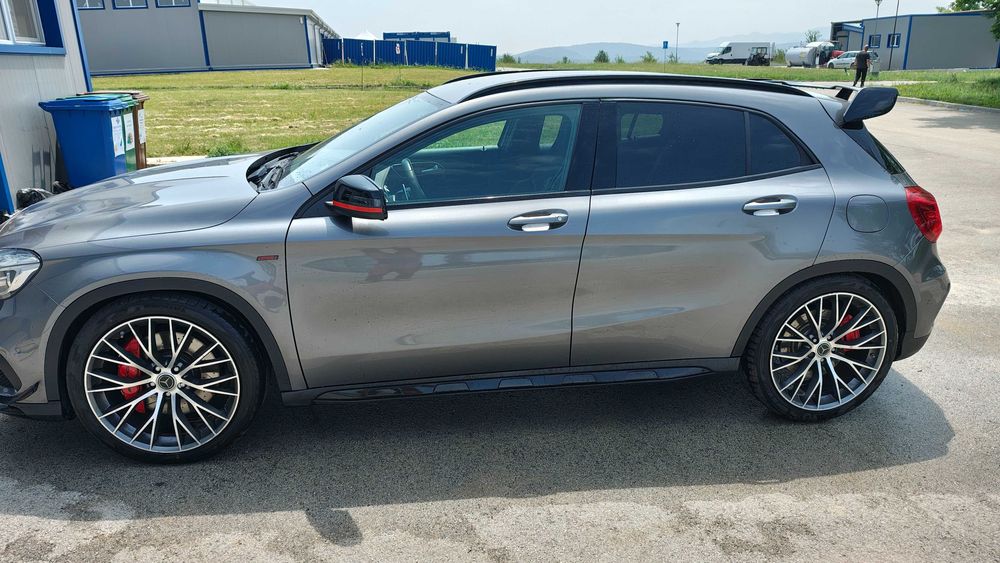 Mercedes-Benz GLA 45 AMG Renntech GLA 50RS