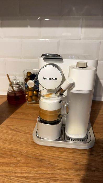 Espressor Nespresso by De'Longhi Gran Lattissima