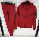 Trening Barbati Nike Tech Fleece Red!