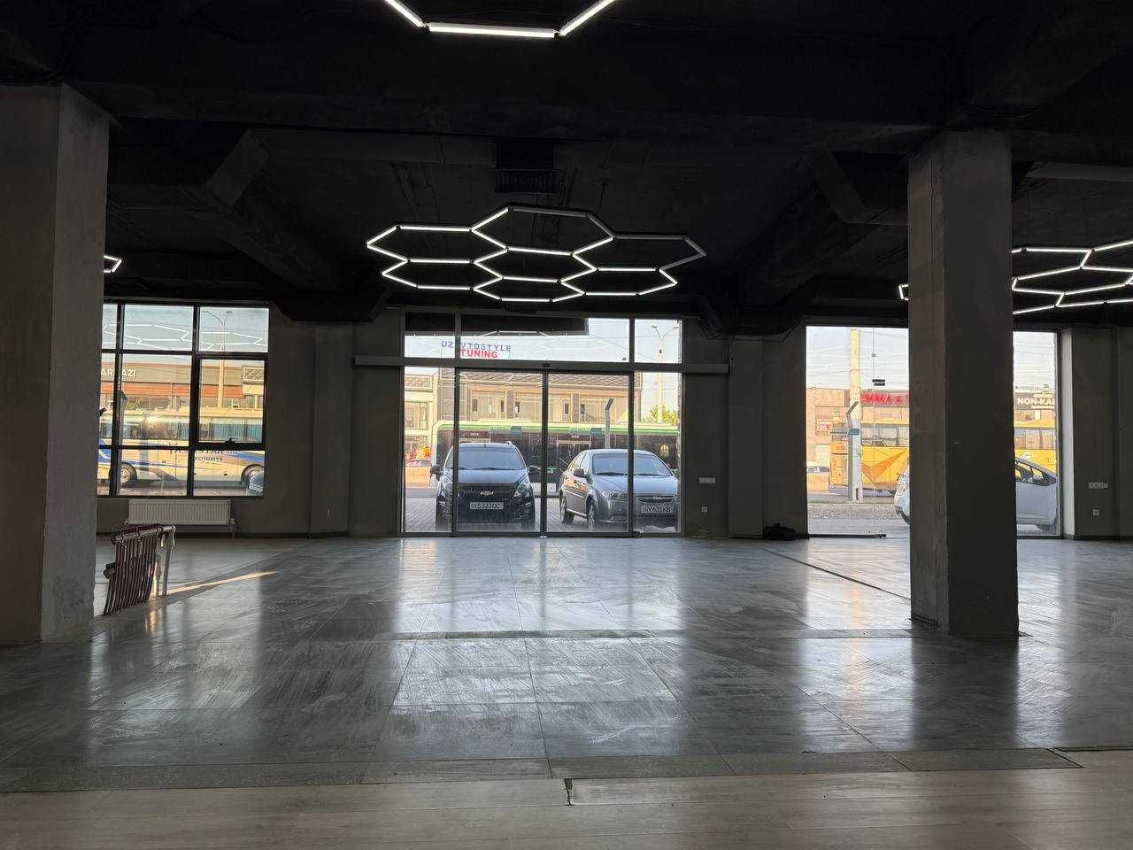 Аренда Автосалон, Сервис, 1500 М2 Сергели мошина бозор йулида