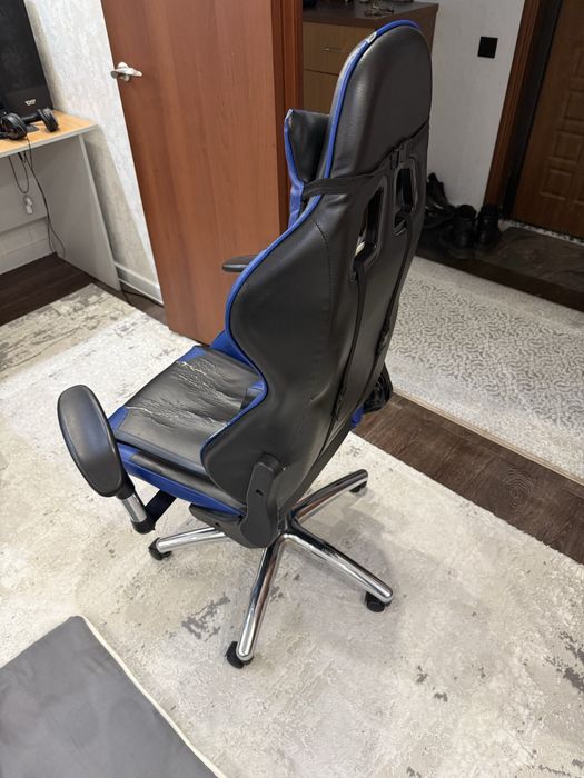 Компьютерный кресло