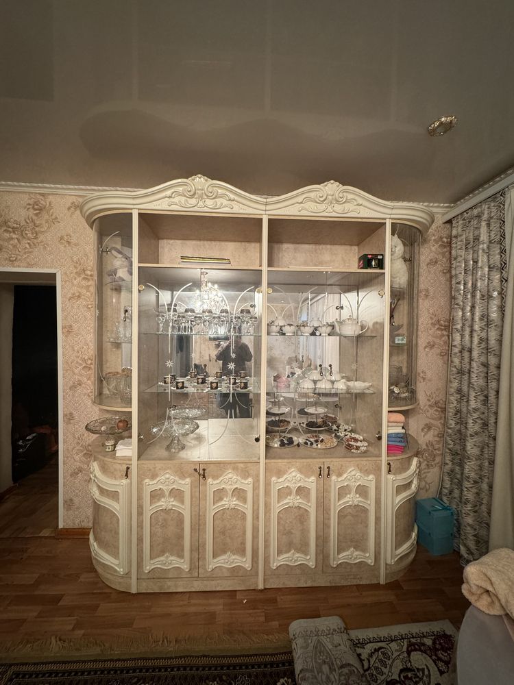продам Горку/Сервант