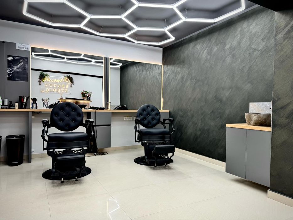 Salon de înfrumusețare închiriază posturi