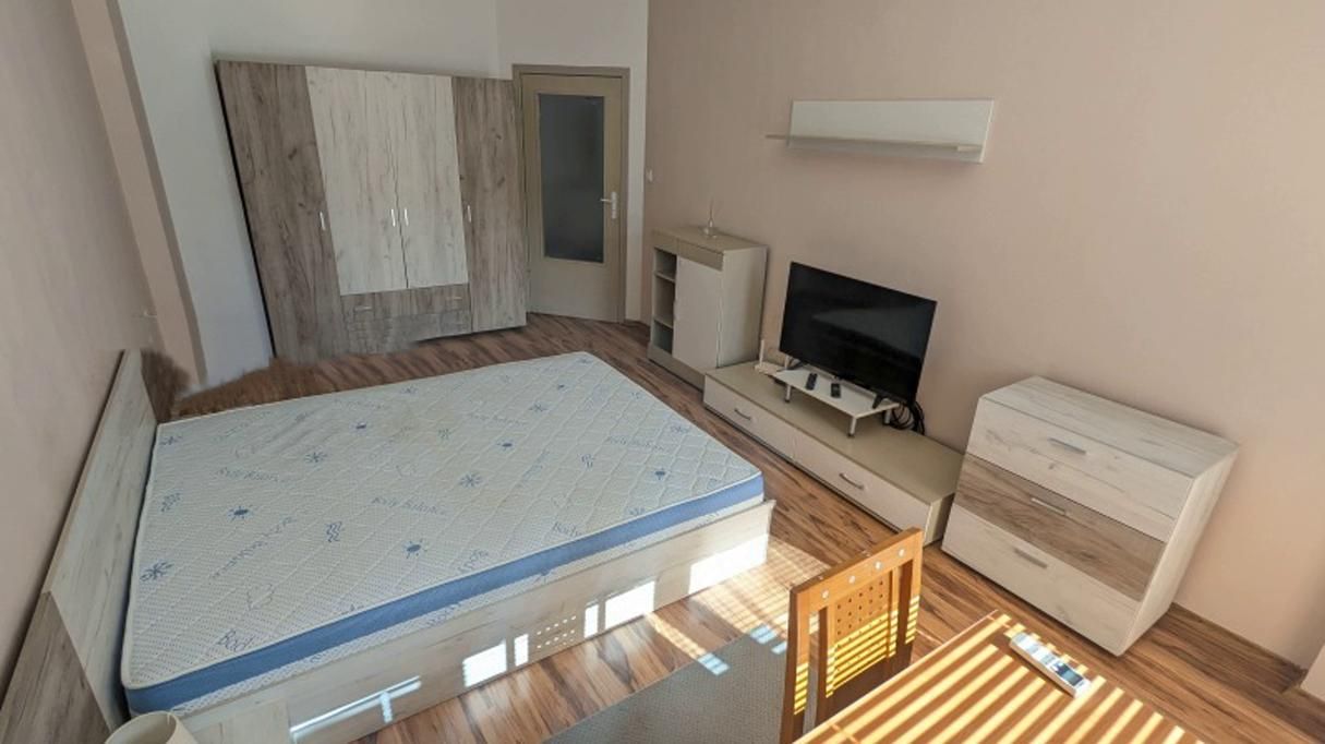 Дава се под наем Тристаен апартамент в София, Красно село - 90 кв.м за 650 € - Снимка #3