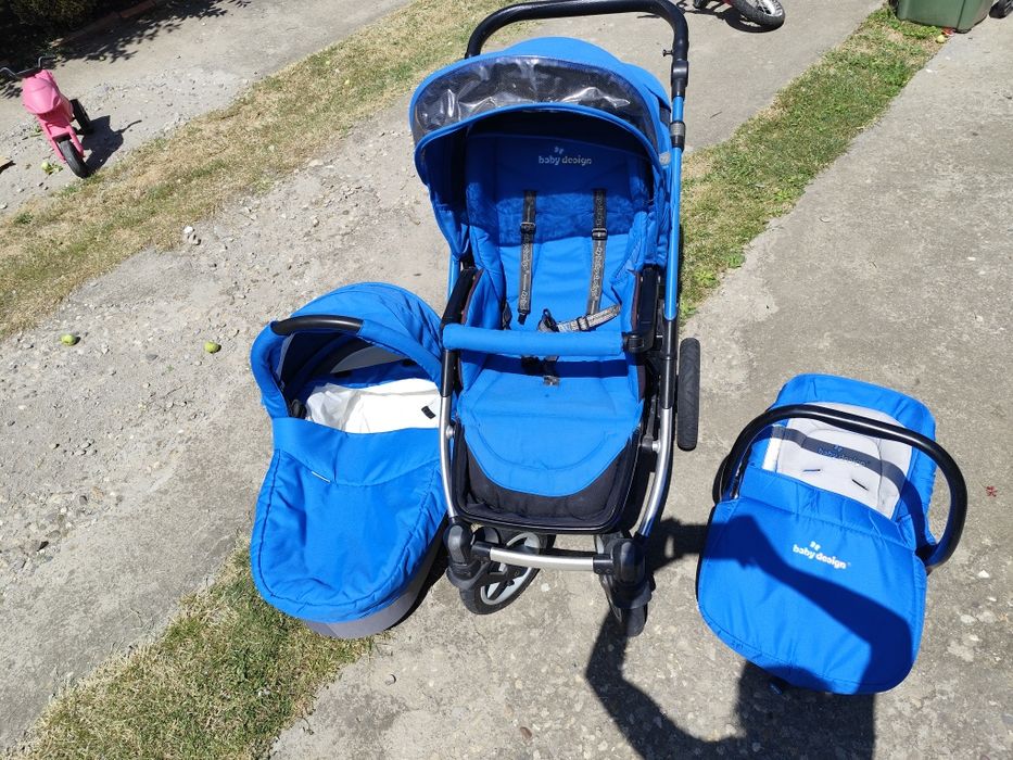 Vând carucior 3 in 1