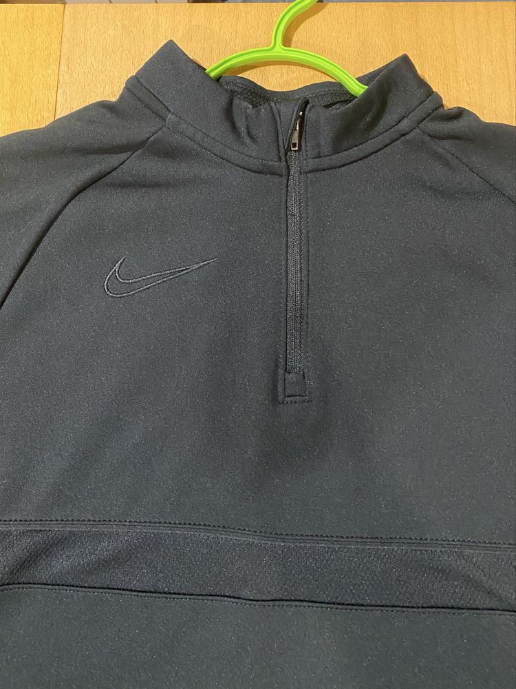 Спортни горнища и долнища Nike