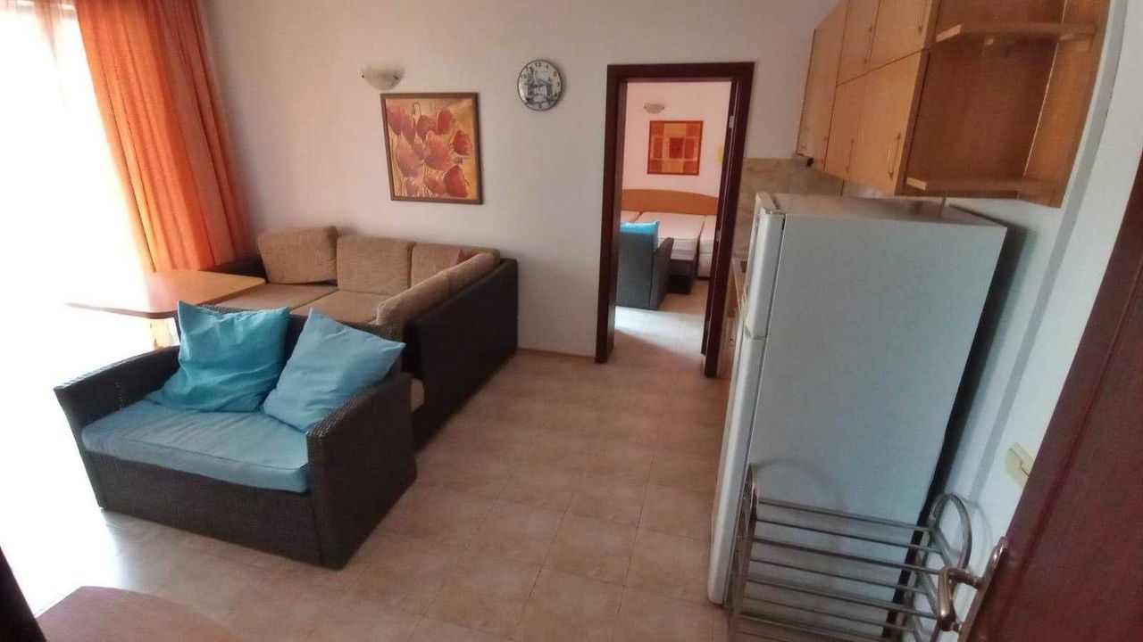 Продава се Тристаен апартамент в к.к. Слънчев бряг - 94 кв.м за 937 €/кв.м - Снимка #2