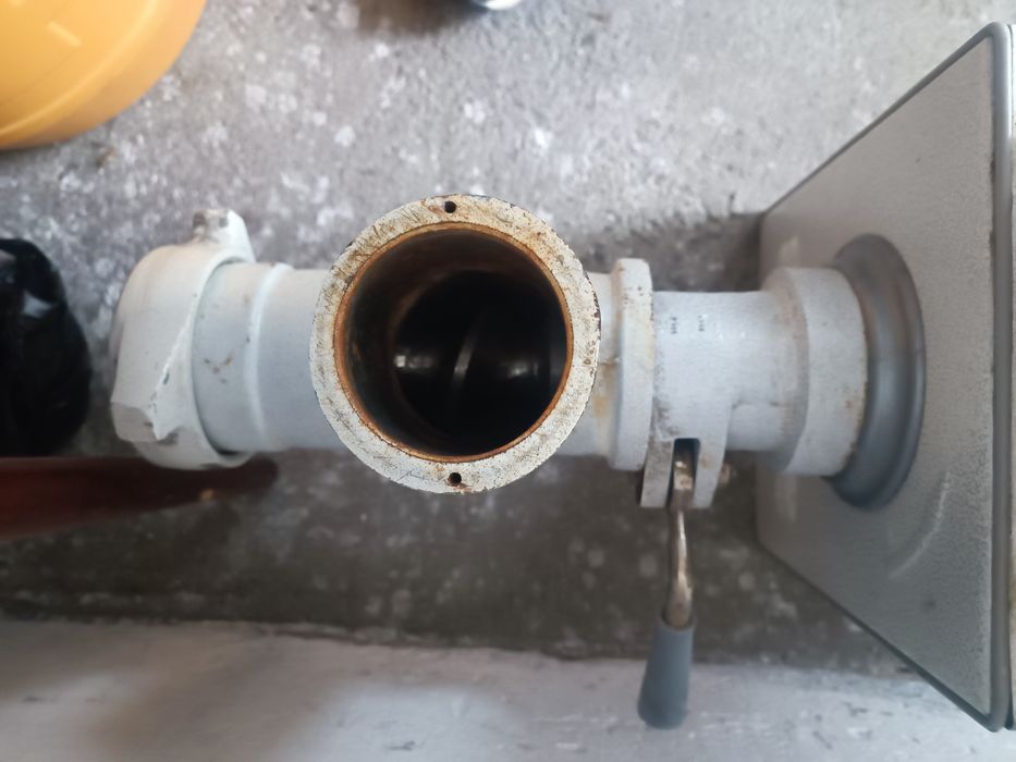 Продам производственную мясорубку МИМ 300 в отличном состоянии.