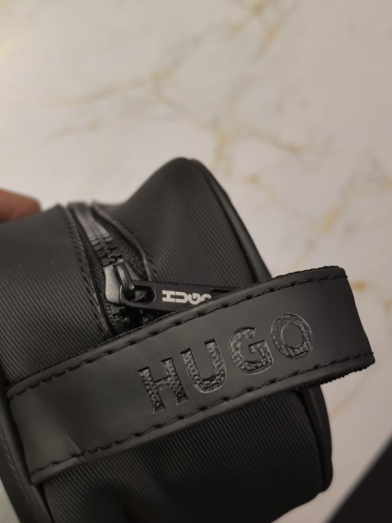 Hugo Boss чанта тип несесер