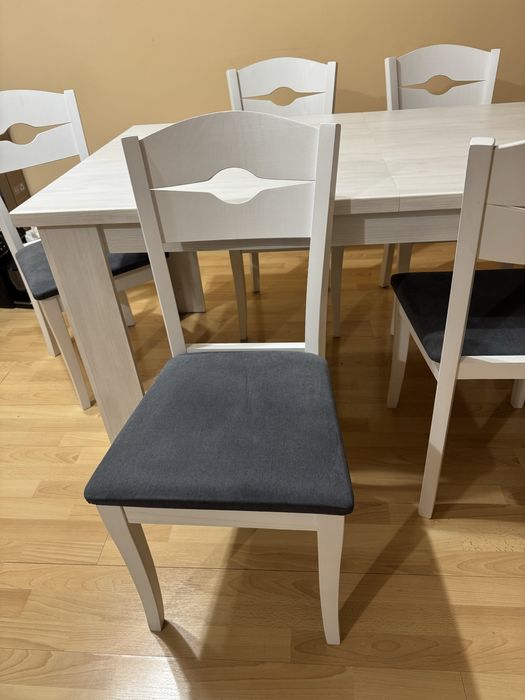 Трапезна маса с шест стола