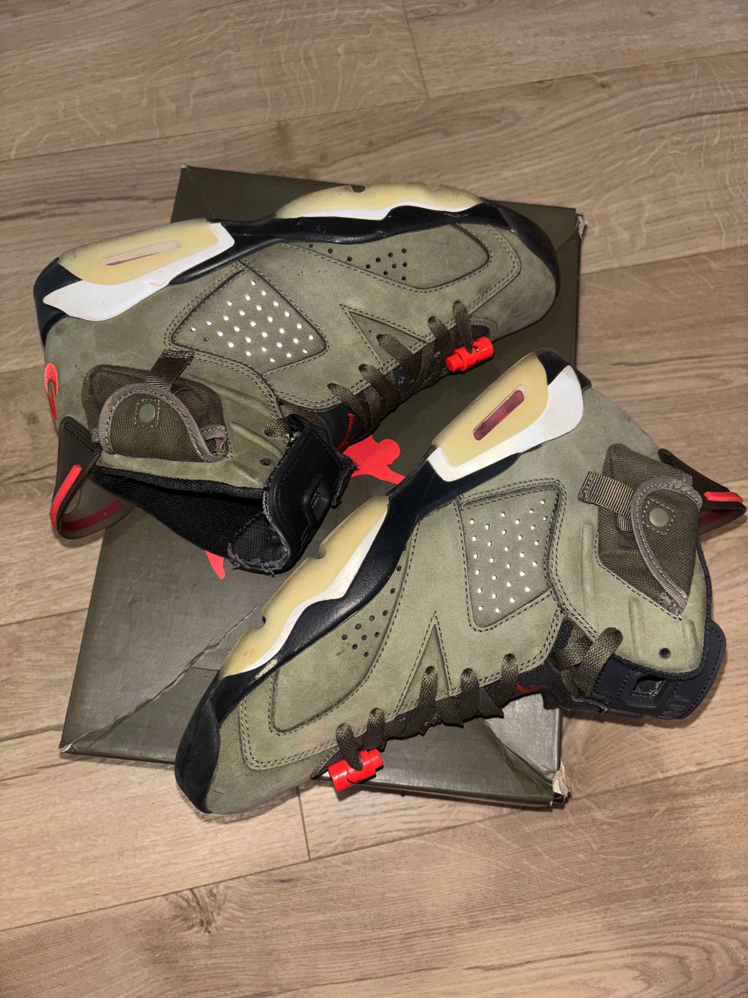 Air Jordan 6 Retro x Travis Scott Olive Green