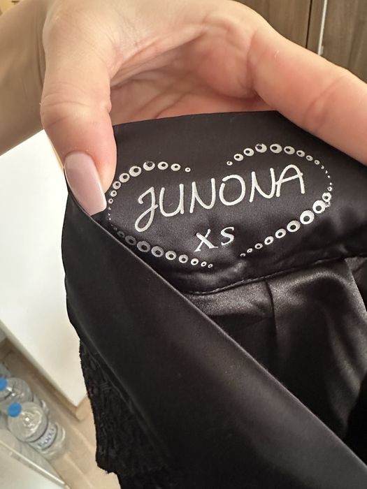 Черна Пола Junona