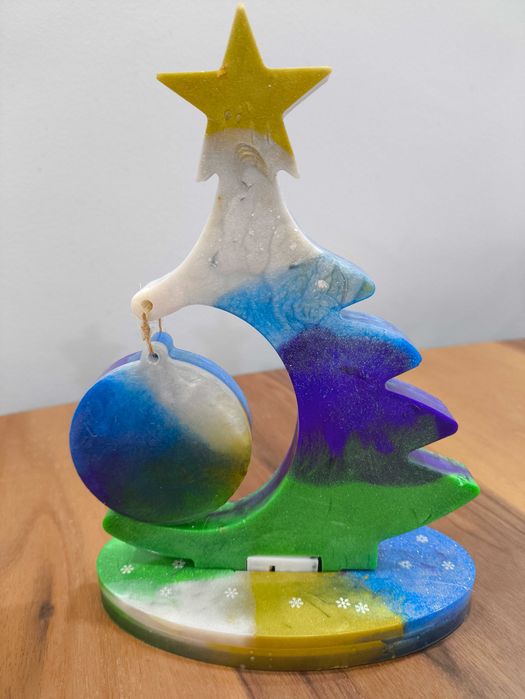 Ръчно изработена светеща елха за декорация и празнично настроение