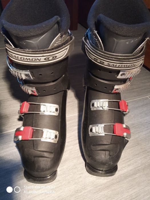 предлагат се ски обувки Salomon номер 38-39.