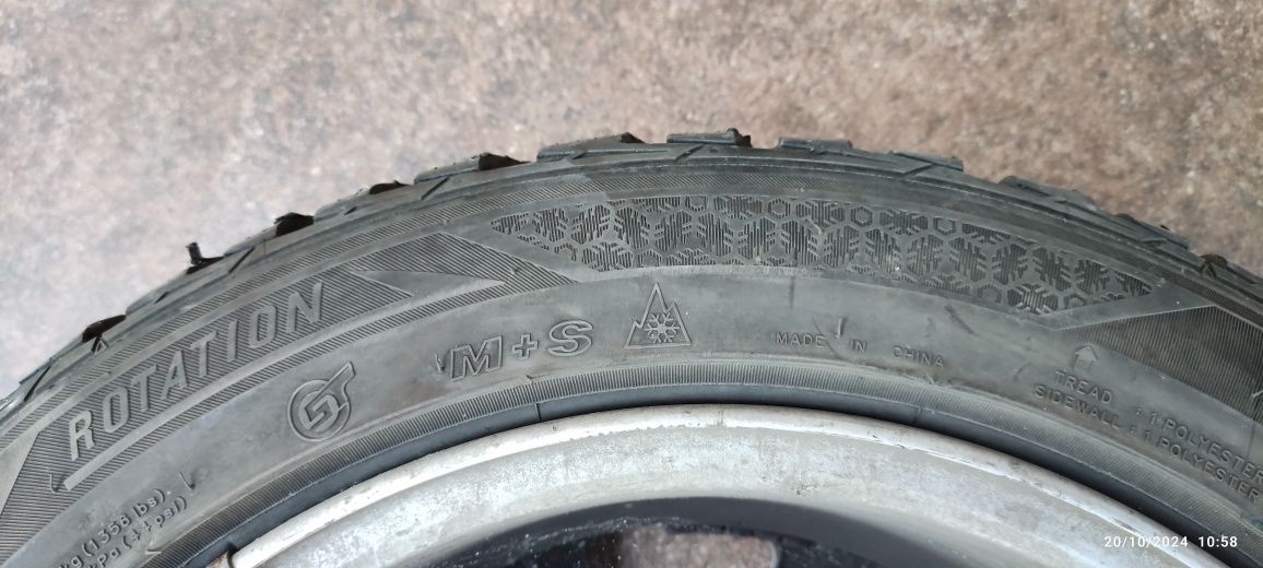 Продавам 4 броя 16 цолови лети джанти със зимни гуми за Мерцедес