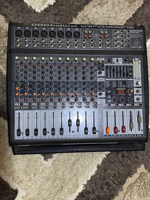 Mixer audio Behringer Europower PMP1000 12 canale,amplificat