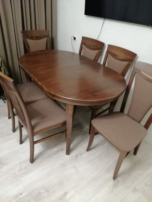 Стол со стульями