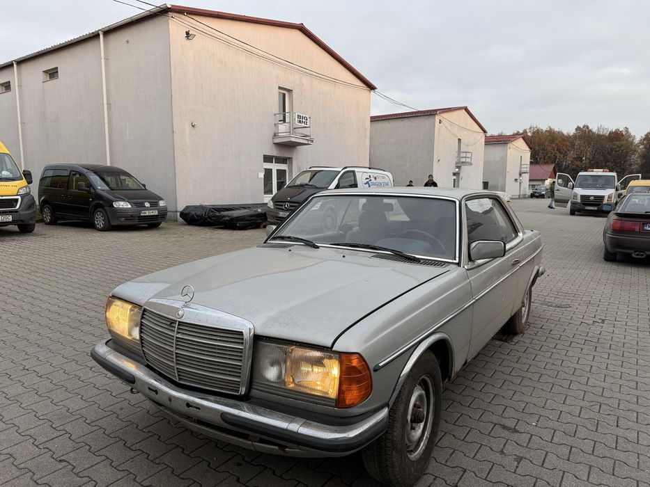 Mercedes W123 CE (Coupe)