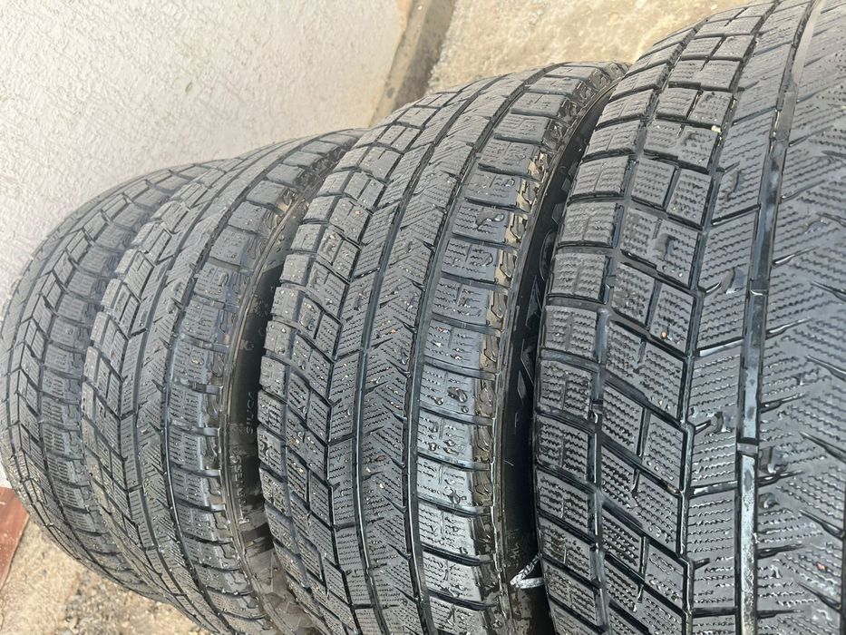 Продам шины зимние , размер 255/45/20