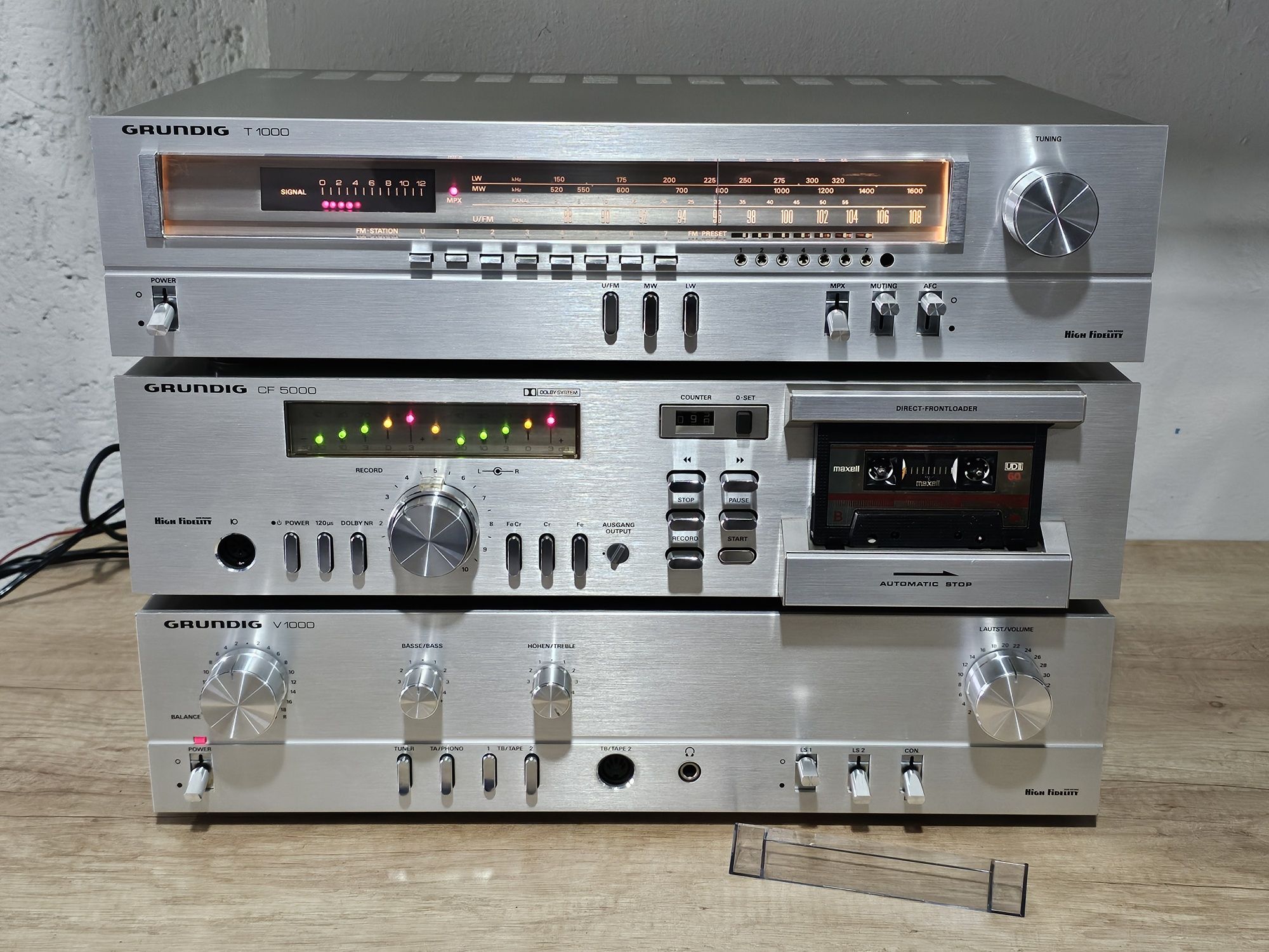 linie audio GRUNDIG-amplificator V-1000,tuner T-1000,deck CF-5000