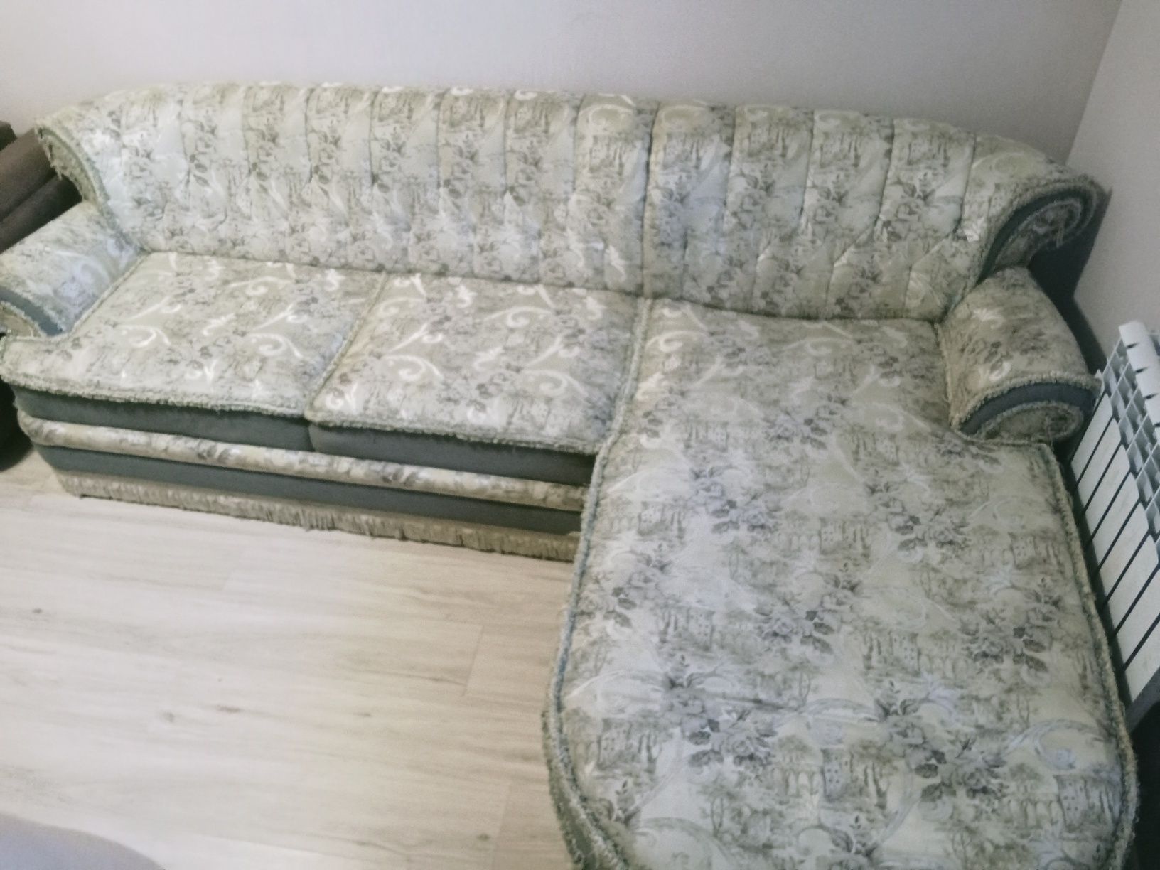 Продам диван срочно